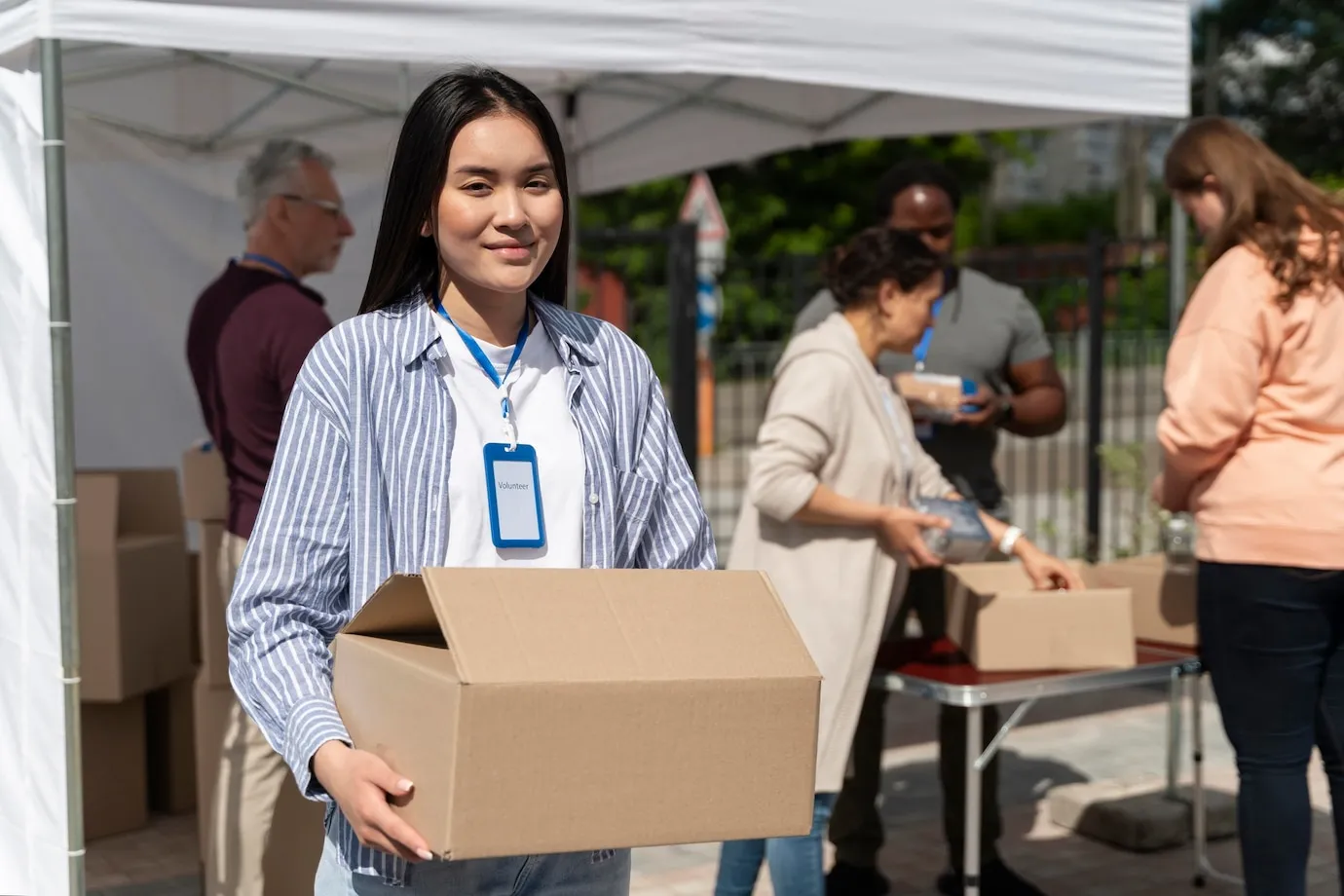 group-people-volunteering-foodba