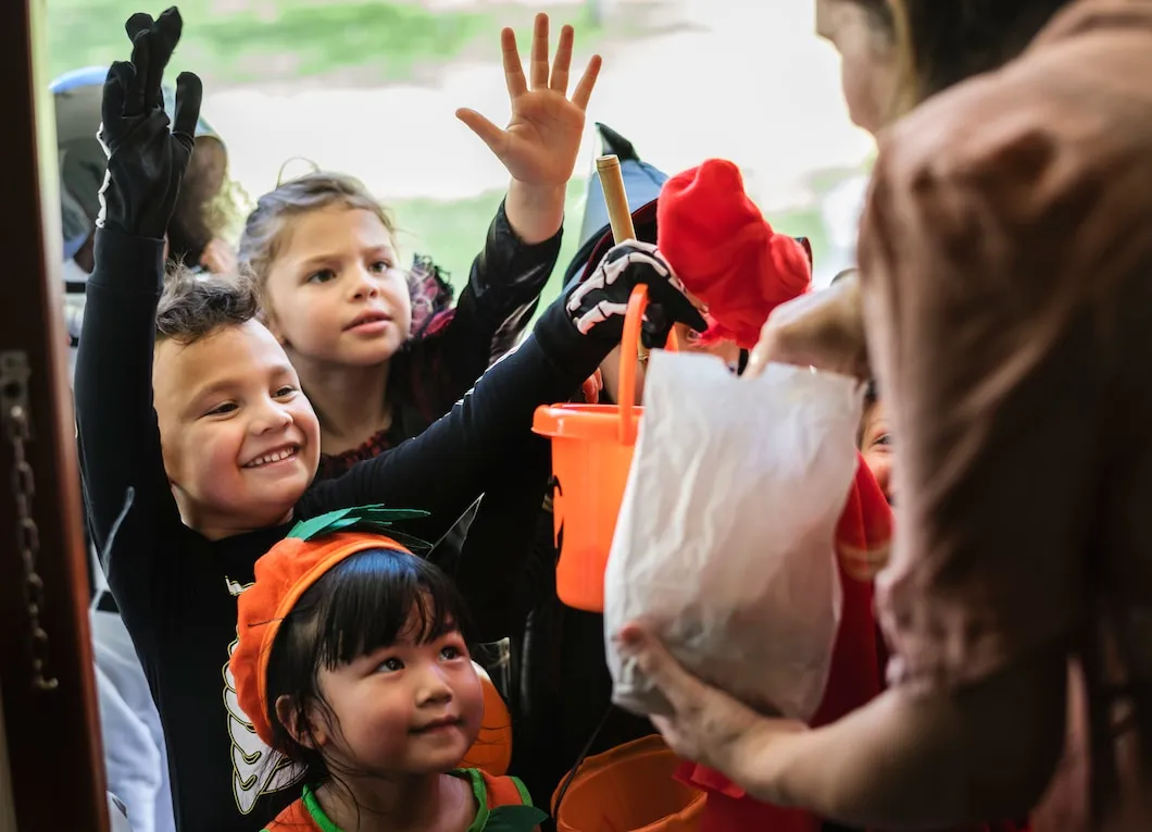 little-children-trick-treating-h